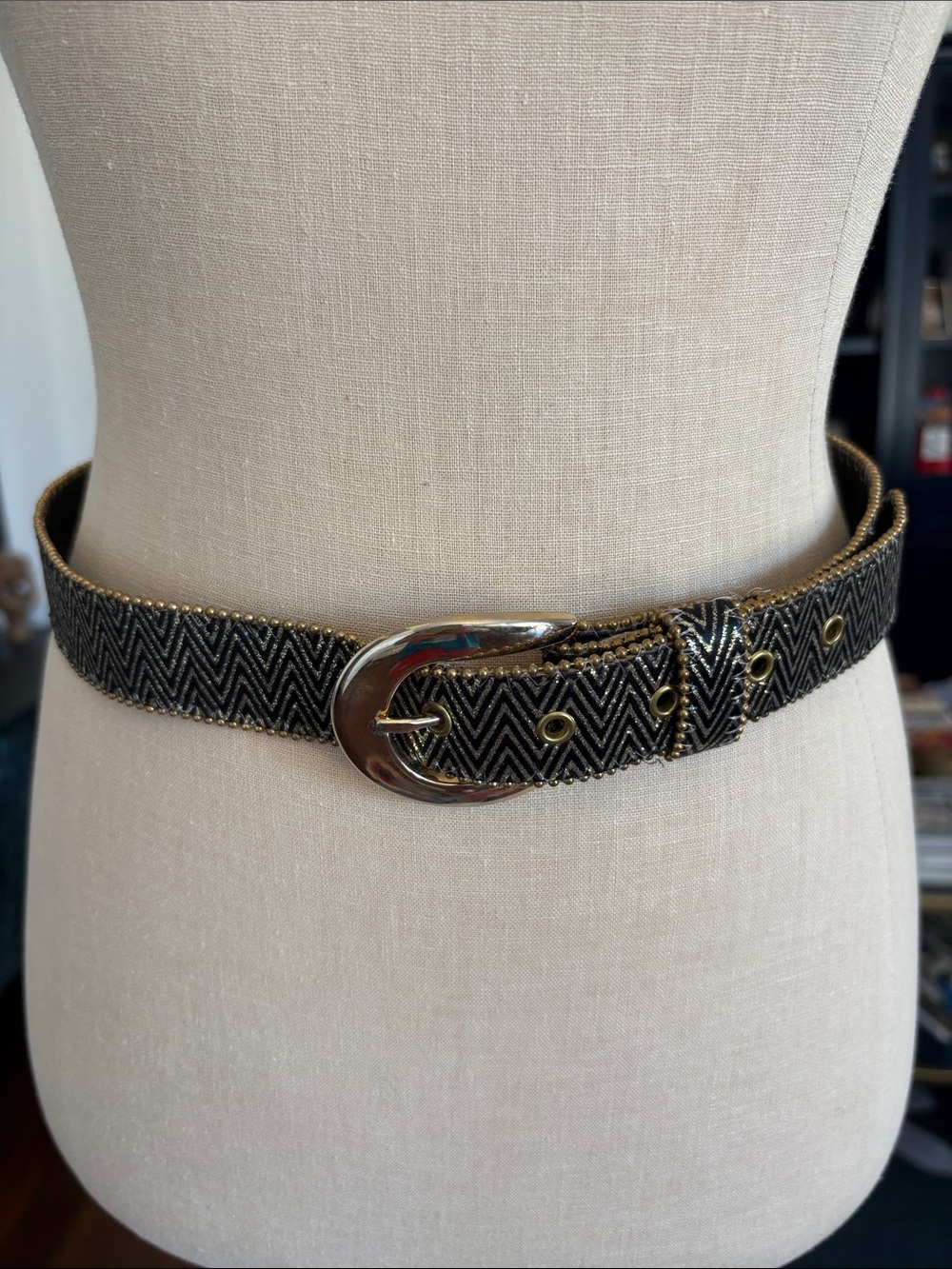 Gorgeous metallic black & gold chevron design belt size M
